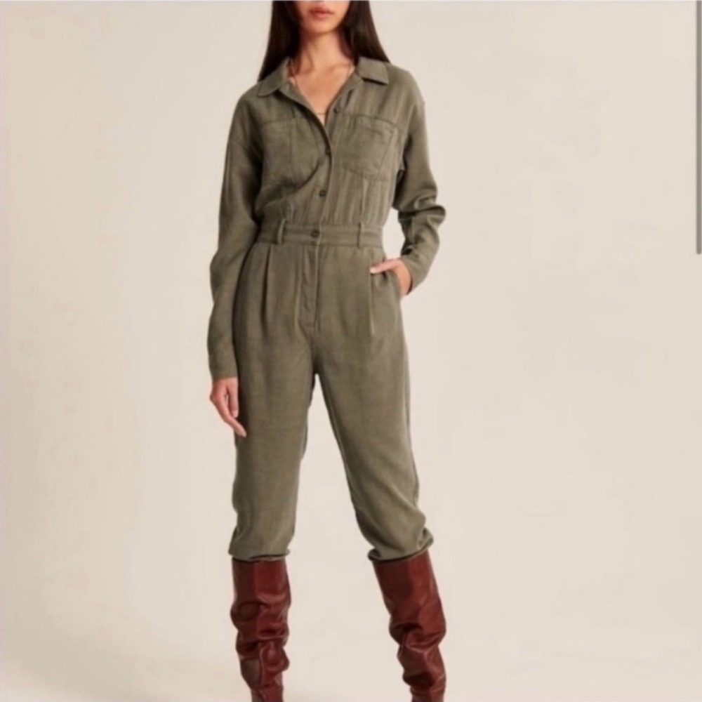 Abercrombie & Fitch Utility Jumpsuit - Petite!